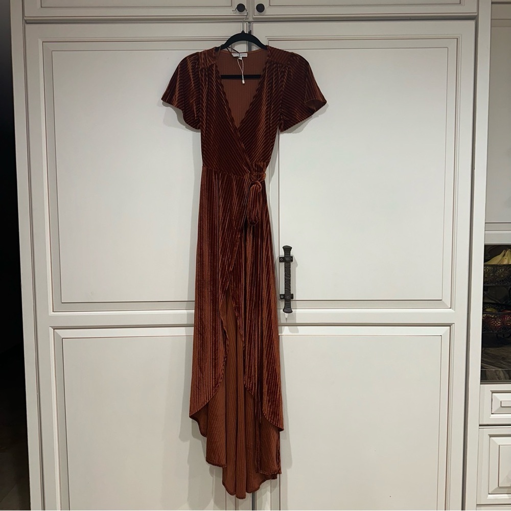 Baltic Born Andi Ribbed Velvet Wrap Dress in Copper Bump Friendly (D4) - Picture 6 of 8